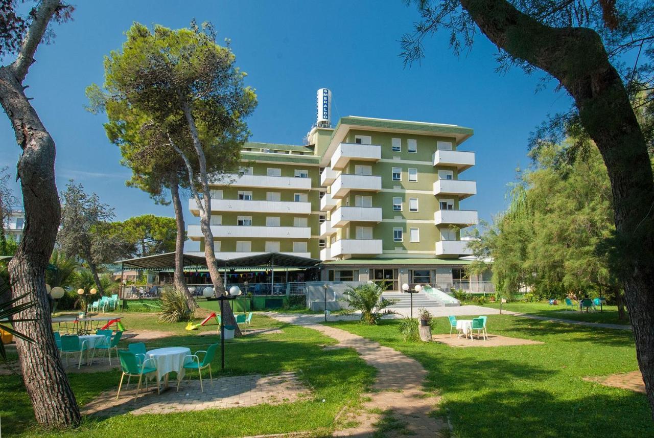 Hotel Smeraldo Giulianova Kültér fotó