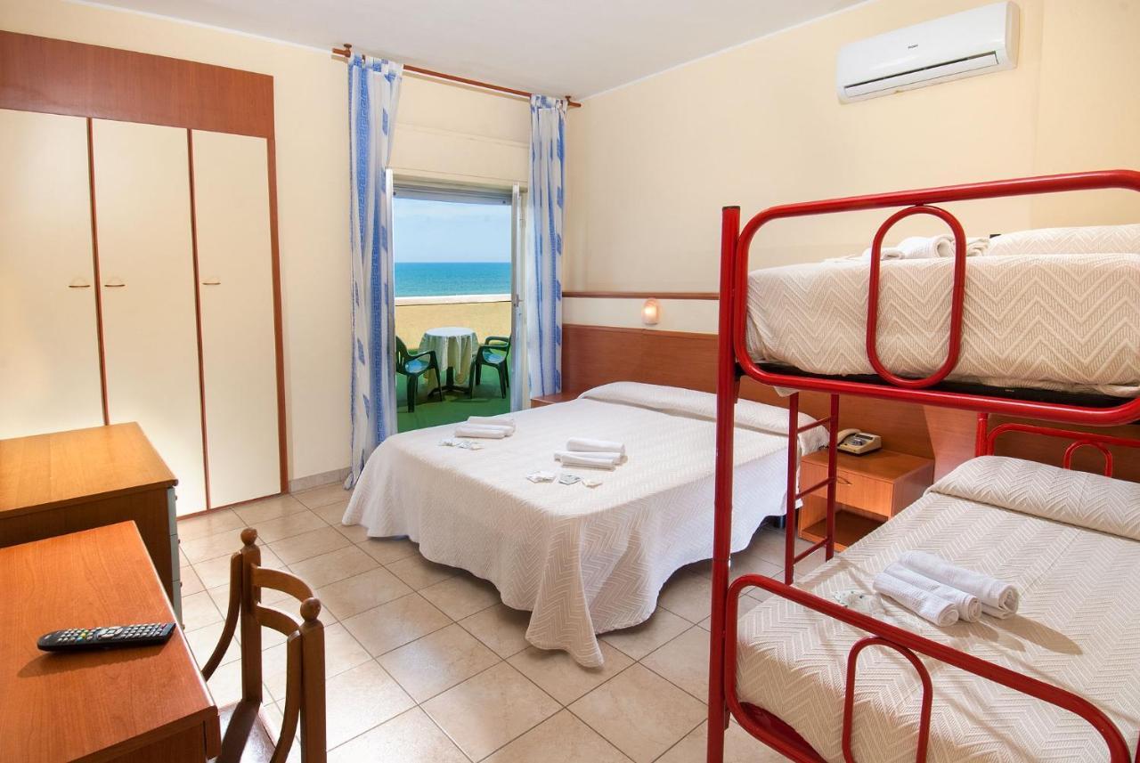 Hotel Smeraldo Giulianova Kültér fotó