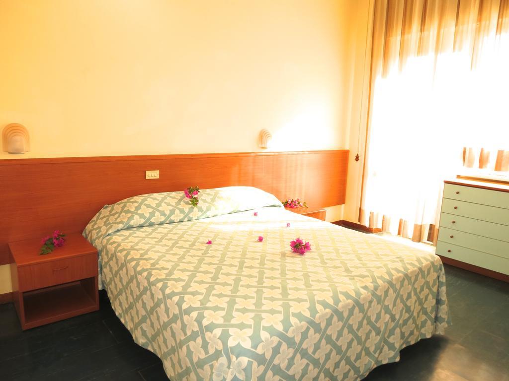Hotel Smeraldo Giulianova Kültér fotó