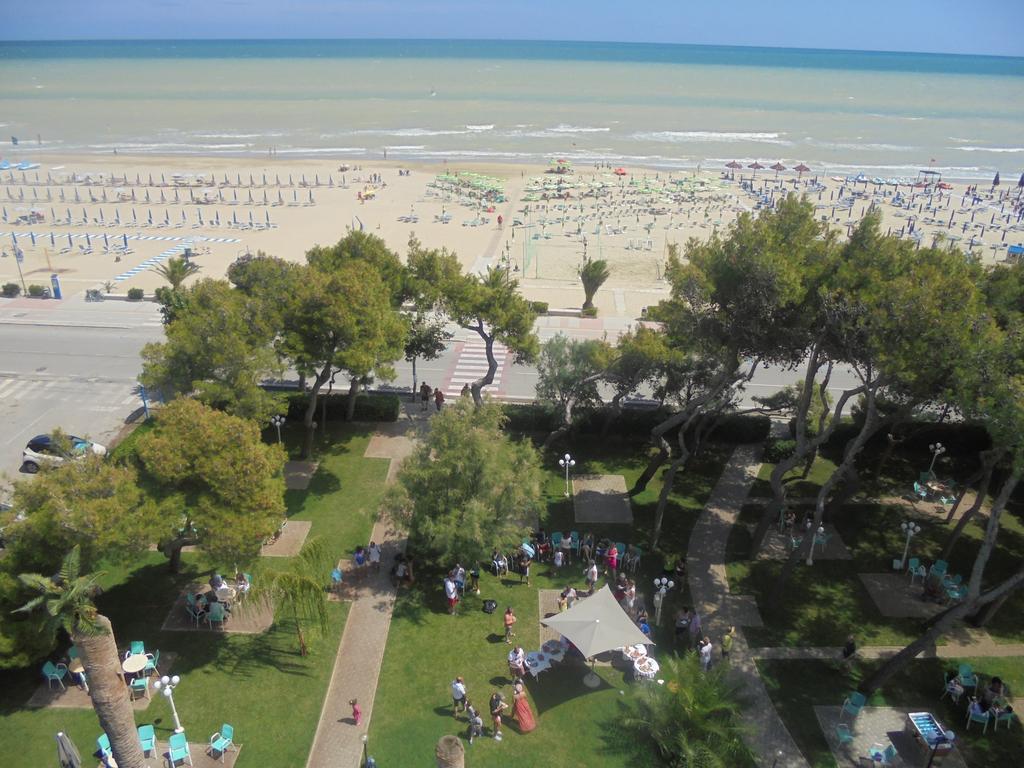 Hotel Smeraldo Giulianova Kültér fotó