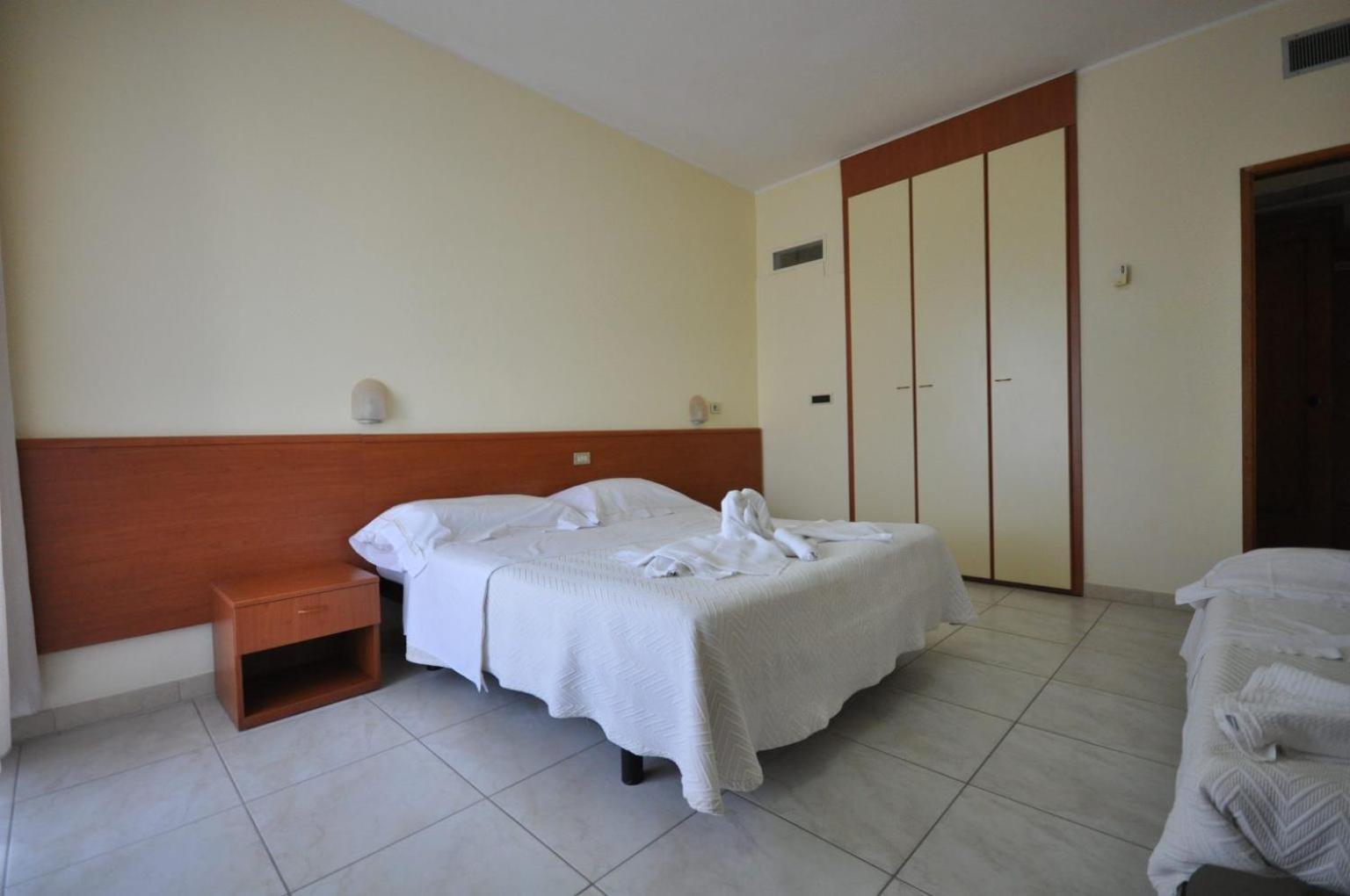 Hotel Smeraldo Giulianova Kültér fotó