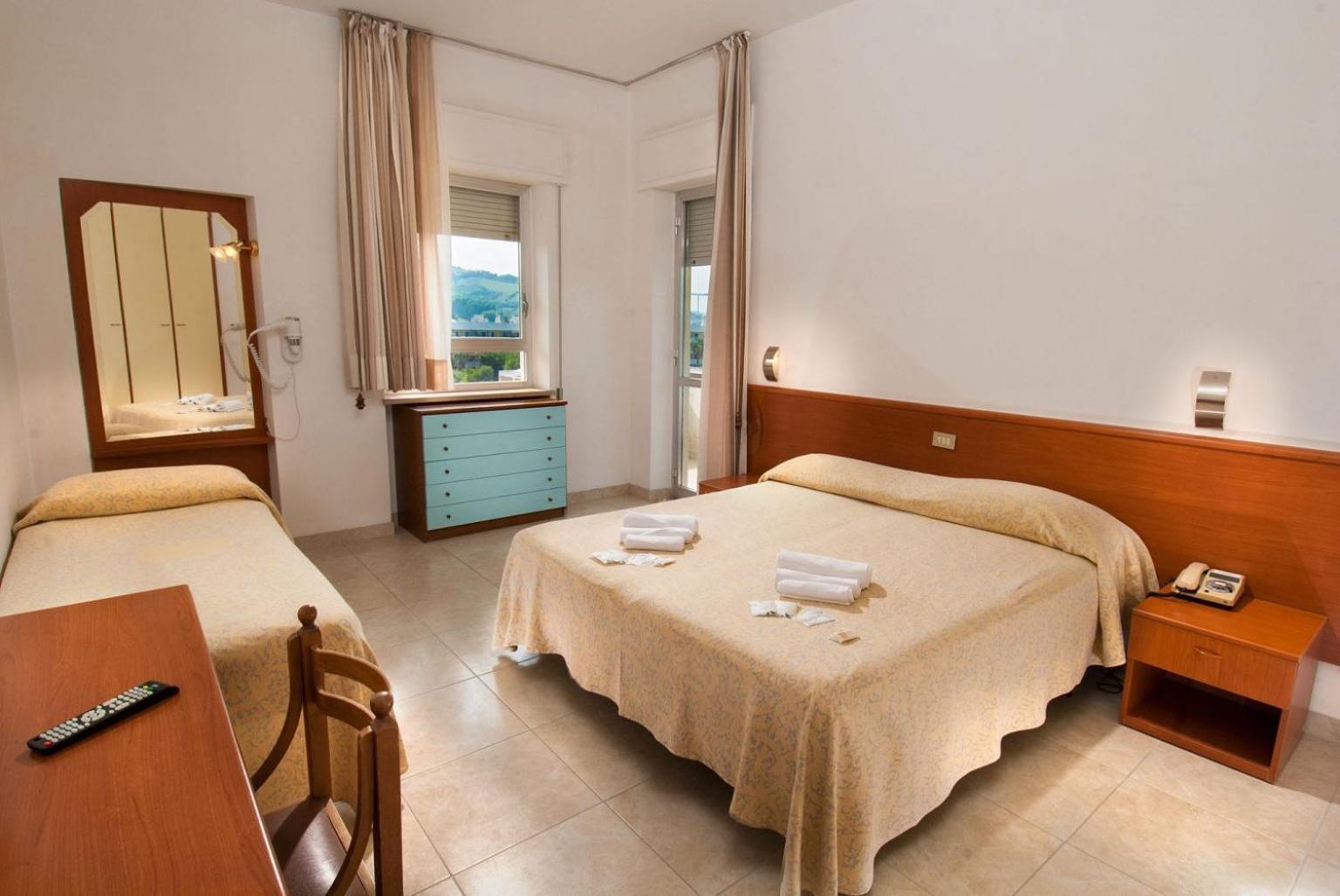 Hotel Smeraldo Giulianova Kültér fotó