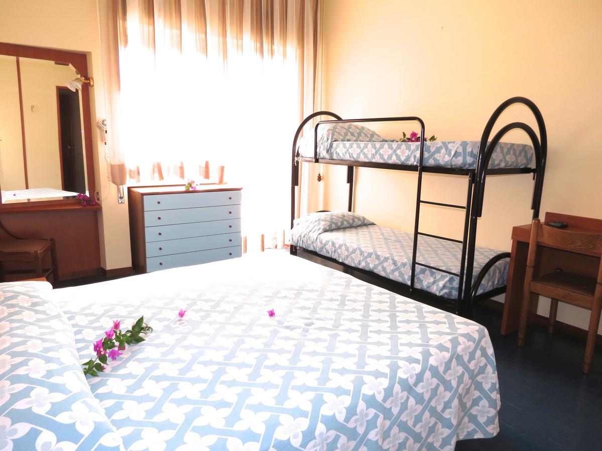 Hotel Smeraldo Giulianova Kültér fotó