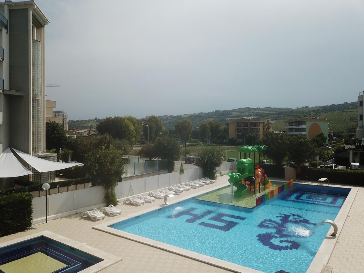Hotel Smeraldo Giulianova Kültér fotó